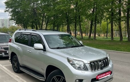 Toyota Land Cruiser Prado 150 рестайлинг 2, 2010 год, 3 100 000 рублей, 9 фотография