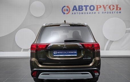 Mitsubishi Outlander III рестайлинг 3, 2019 год, 2 077 000 рублей, 4 фотография