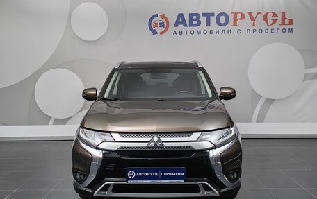 Mitsubishi Outlander III рестайлинг 3, 2019 год, 2 077 000 рублей, 3 фотография