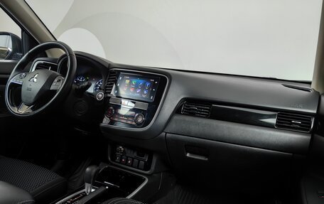 Mitsubishi Outlander III рестайлинг 3, 2019 год, 2 077 000 рублей, 7 фотография