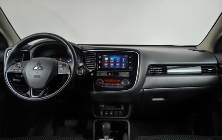 Mitsubishi Outlander III рестайлинг 3, 2019 год, 2 077 000 рублей, 6 фотография