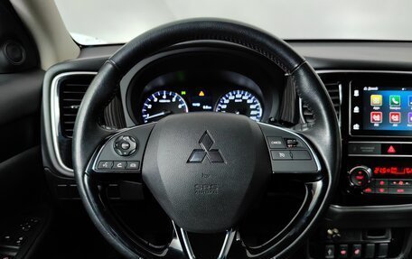 Mitsubishi Outlander III рестайлинг 3, 2019 год, 2 077 000 рублей, 13 фотография