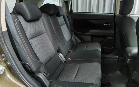 Mitsubishi Outlander III рестайлинг 3, 2019 год, 2 077 000 рублей, 10 фотография