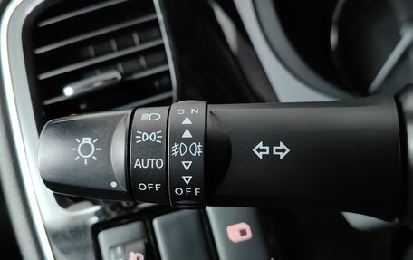 Mitsubishi Outlander III рестайлинг 3, 2019 год, 2 077 000 рублей, 14 фотография