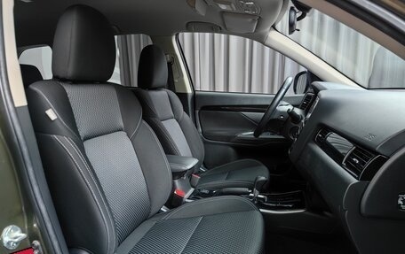 Mitsubishi Outlander III рестайлинг 3, 2019 год, 2 077 000 рублей, 8 фотография