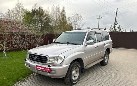 Toyota Land Cruiser 100 рестайлинг 2, 1999 год, 1 700 000 рублей, 1 фотография