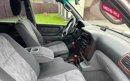 Toyota Land Cruiser 100 рестайлинг 2, 1999 год, 1 700 000 рублей, 6 фотография