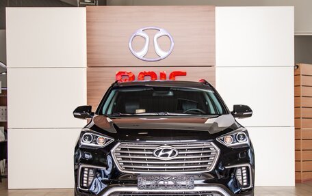 Hyundai Santa Fe III рестайлинг, 2017 год, 2 195 000 рублей, 2 фотография