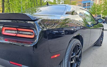 Dodge Challenger III рестайлинг 2, 2020 год, 6 500 000 рублей, 16 фотография