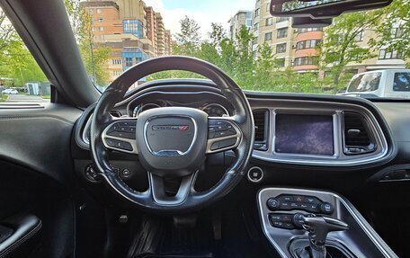 Dodge Challenger III рестайлинг 2, 2020 год, 6 500 000 рублей, 29 фотография