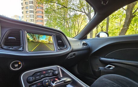 Dodge Challenger III рестайлинг 2, 2020 год, 6 500 000 рублей, 26 фотография