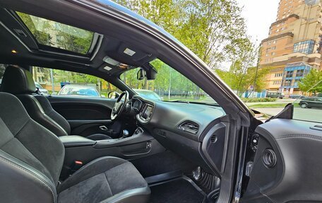 Dodge Challenger III рестайлинг 2, 2020 год, 6 500 000 рублей, 33 фотография