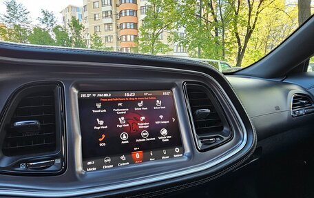 Dodge Challenger III рестайлинг 2, 2020 год, 6 500 000 рублей, 27 фотография