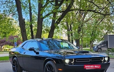 Dodge Challenger III рестайлинг 2, 2020 год, 6 500 000 рублей, 18 фотография