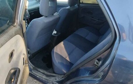 Mitsubishi Carisma I, 2002 год, 140 000 рублей, 10 фотография