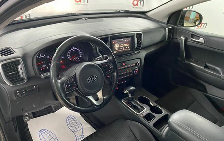 KIA Sportage IV рестайлинг, 2018 год, 1 999 000 рублей, 10 фотография