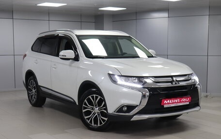Mitsubishi Outlander III рестайлинг 3, 2018 год, 1 988 000 рублей, 1 фотография