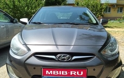 Hyundai Solaris II рестайлинг, 2013 год, 900 000 рублей, 1 фотография