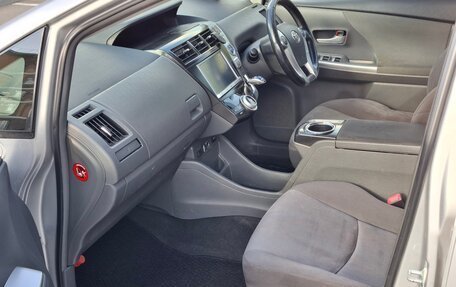 Toyota Prius Alpha I (ZVW40/41), 2014 год, 1 550 000 рублей, 4 фотография