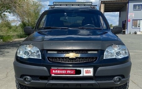 Chevrolet Niva I рестайлинг, 2011 год, 750 000 рублей, 3 фотография