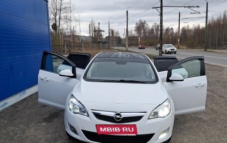 Opel Astra J, 2011 год, 750 000 рублей, 4 фотография