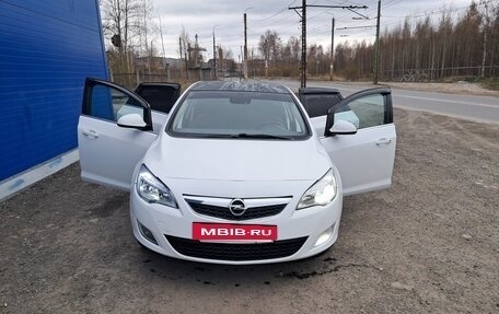 Opel Astra J, 2011 год, 750 000 рублей, 3 фотография