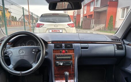 Mercedes-Benz E-Класс, 1999 год, 590 000 рублей, 7 фотография