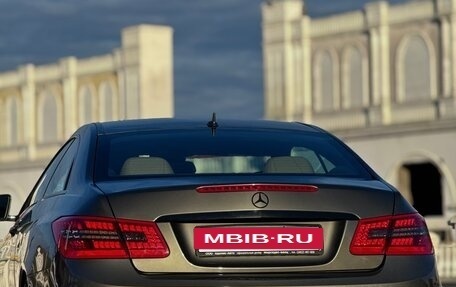 Mercedes-Benz E-Класс, 2012 год, 1 400 000 рублей, 3 фотография