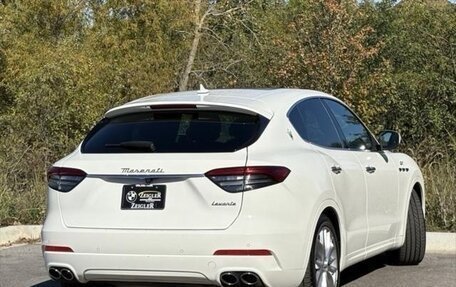 Maserati Levante I, 2022 год, 4 380 000 рублей, 4 фотография