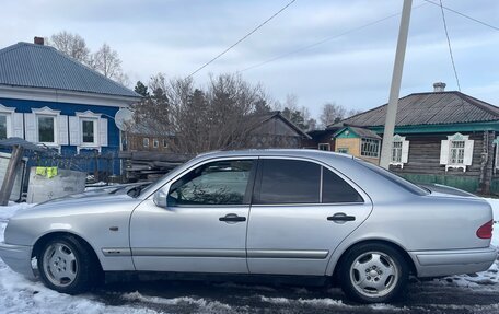 Mercedes-Benz E-Класс, 1996 год, 340 000 рублей, 2 фотография