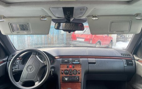 Mercedes-Benz E-Класс, 1996 год, 340 000 рублей, 6 фотография