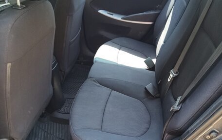 Hyundai Solaris II рестайлинг, 2013 год, 900 000 рублей, 6 фотография
