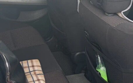 Toyota Ist II, 2002 год, 600 000 рублей, 9 фотография