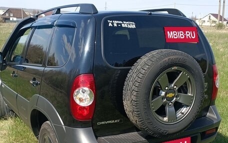 Chevrolet Niva I рестайлинг, 2017 год, 930 000 рублей, 11 фотография
