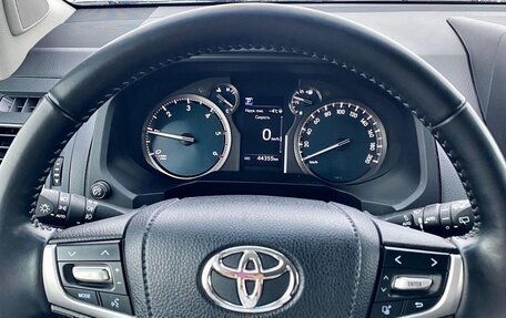 Toyota Land Cruiser Prado 150 рестайлинг 2, 2020 год, 6 500 000 рублей, 11 фотография
