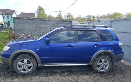 Mitsubishi Outlander III рестайлинг 3, 2004 год, 1 500 000 рублей, 3 фотография
