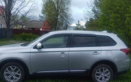 Mitsubishi Outlander III рестайлинг 3, 2019 год, 2 480 000 рублей, 3 фотография