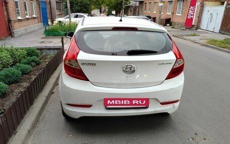 Hyundai Solaris II рестайлинг, 2015 год, 800 000 рублей, 4 фотография