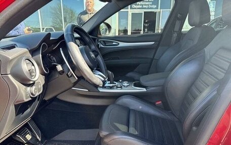 Alfa Romeo Stelvio, 2022 год, 3 310 000 рублей, 7 фотография