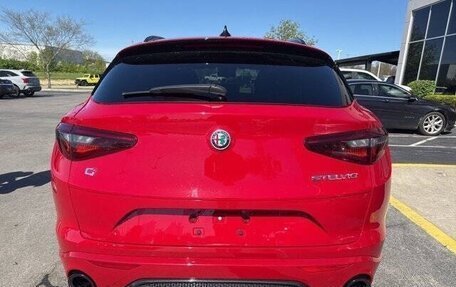 Alfa Romeo Stelvio, 2022 год, 3 310 000 рублей, 6 фотография