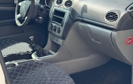 Ford Focus II рестайлинг, 2010 год, 499 990 рублей, 17 фотография