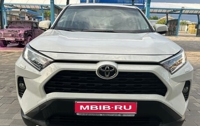 Toyota RAV4, 2021 год, 2 450 000 рублей, 1 фотография
