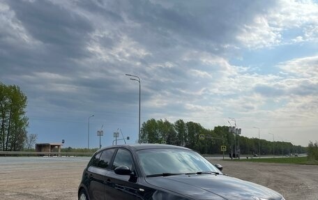 BMW 1 серия, 2008 год, 650 000 рублей, 2 фотография