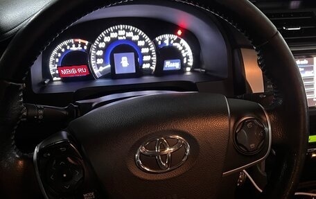 Toyota Camry, 2012 год, 1 900 000 рублей, 10 фотография