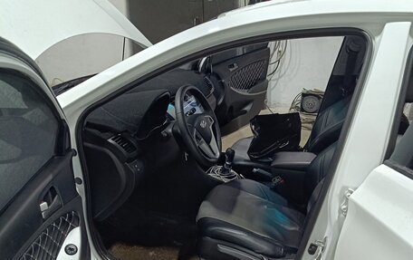Hyundai Solaris II рестайлинг, 2016 год, 750 000 рублей, 5 фотография