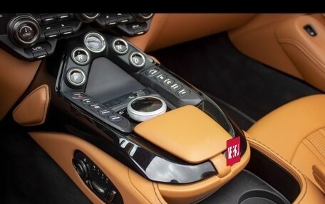 Aston Martin V8 Vantage IV, 2022 год, 15 300 000 рублей, 16 фотография