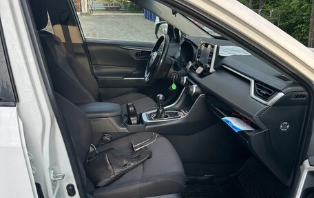 Toyota RAV4, 2021 год, 2 450 000 рублей, 6 фотография