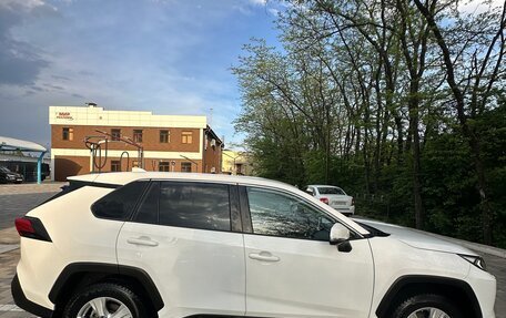 Toyota RAV4, 2021 год, 2 450 000 рублей, 7 фотография