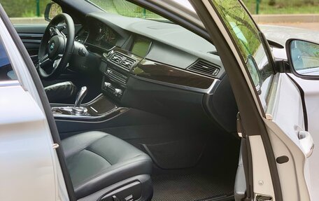 BMW 5 серия, 2015 год, 2 350 000 рублей, 18 фотография