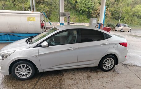 Hyundai Solaris II рестайлинг, 2016 год, 930 000 рублей, 1 фотография